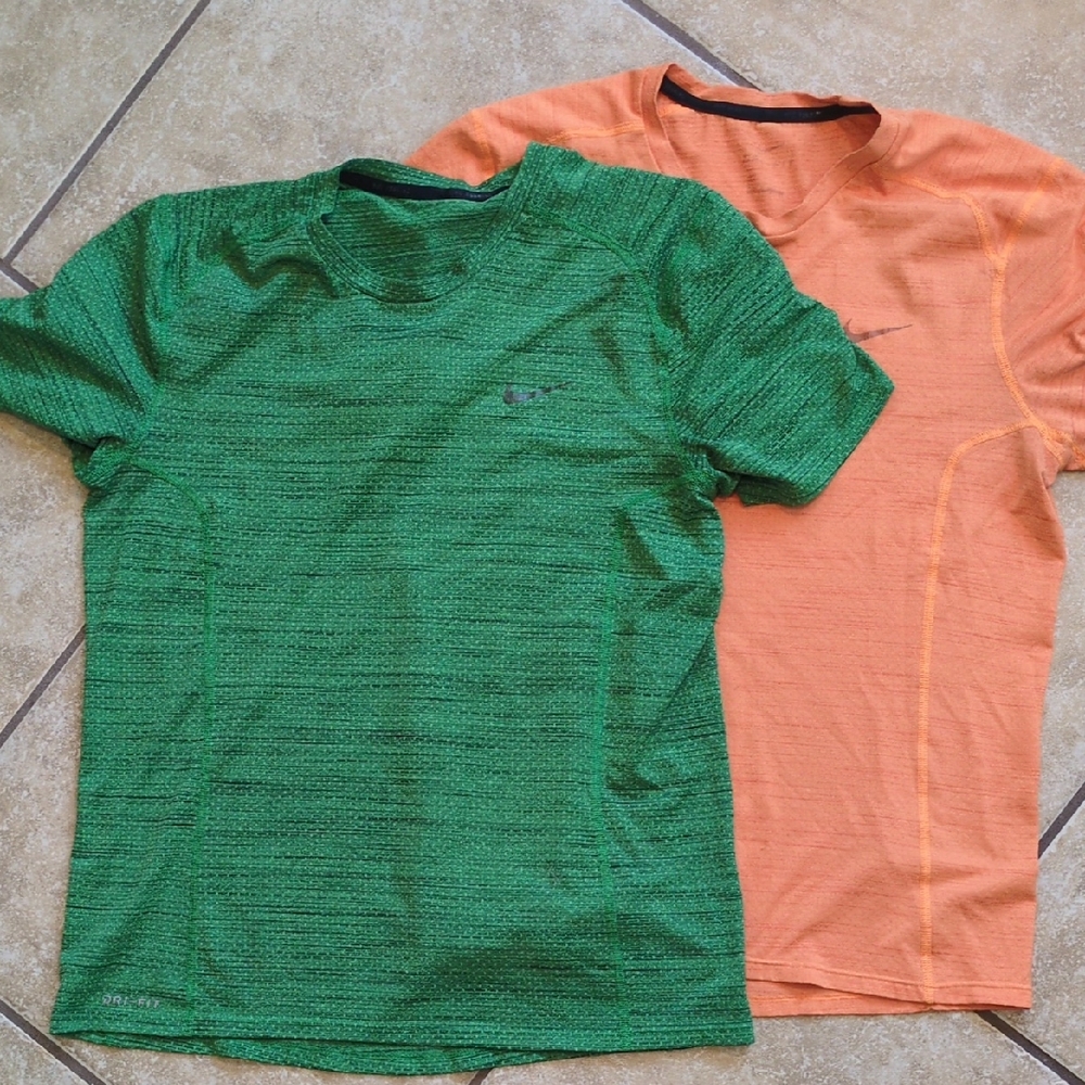 Nike Green‎ and Orange Short Sleeve Tees